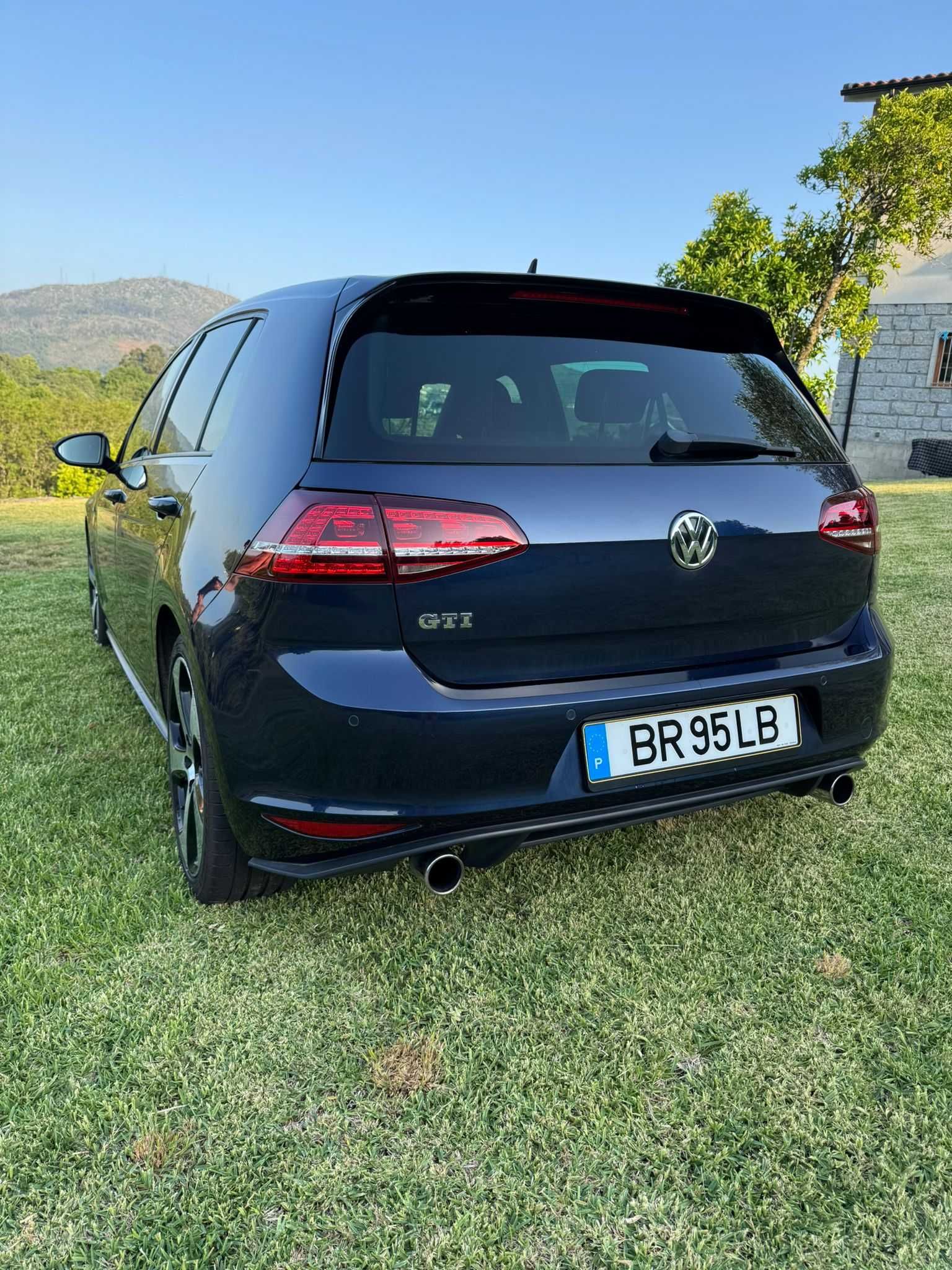 Volkswagen Golf 7 Gti - 220 cv - 5p - Manual
