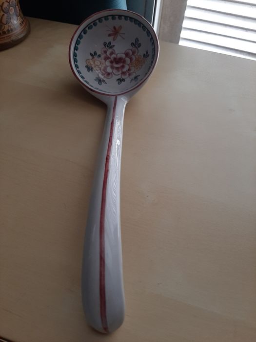 Concha decorativa em faiança