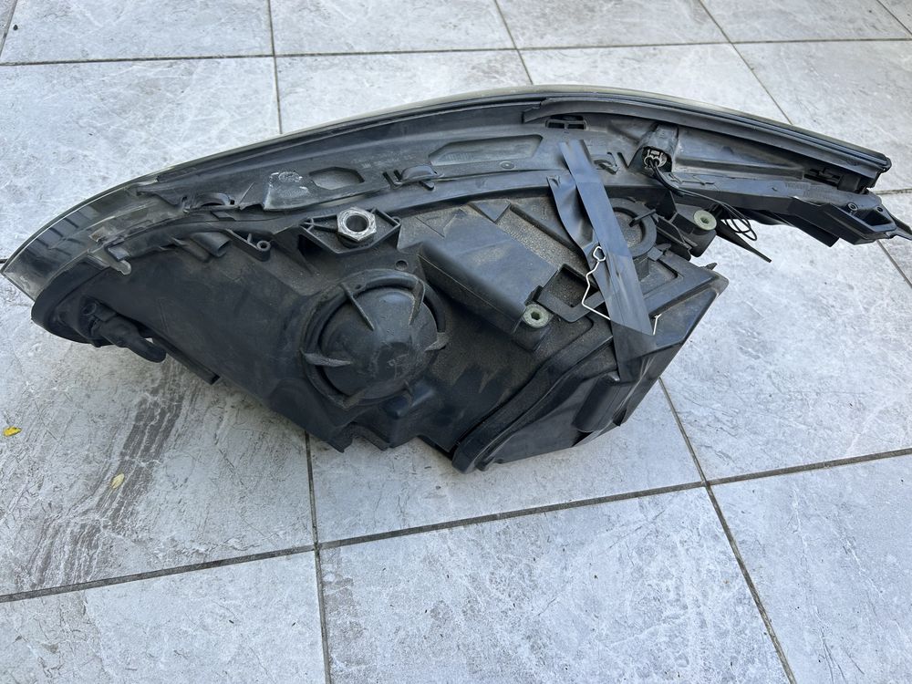 Lampa BMW  prawa e 60 DYNAMIC XENON D2S