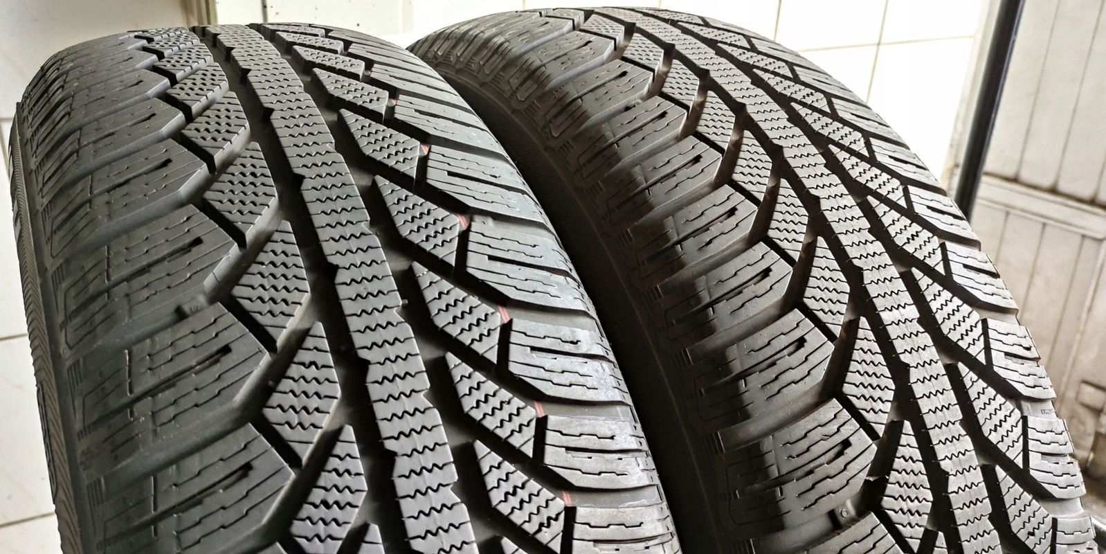 2x 215/65r17 Semperit Master-Grip 2/99h