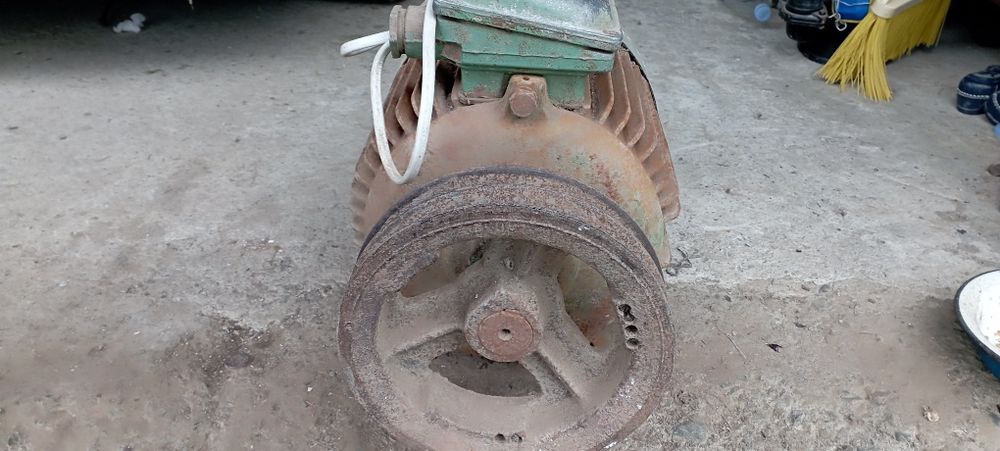 Електричний двигун, мотор 3 фази