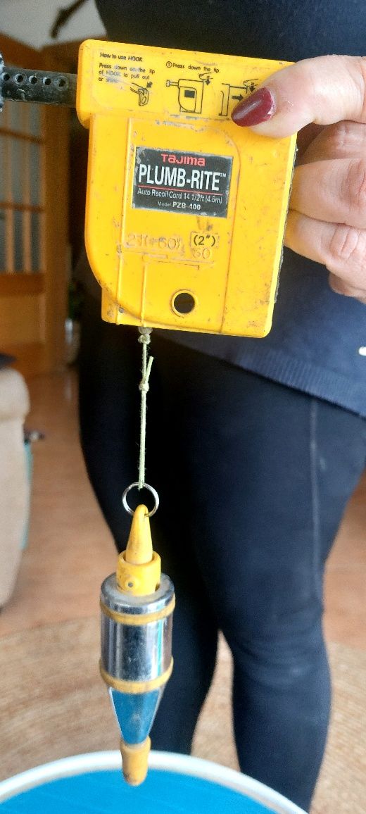 Prumo suiço com imen para ferro e prego para madeira