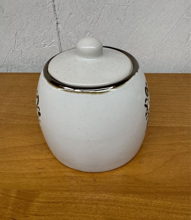 Cukiernica biała ceramika motyw kaszubski