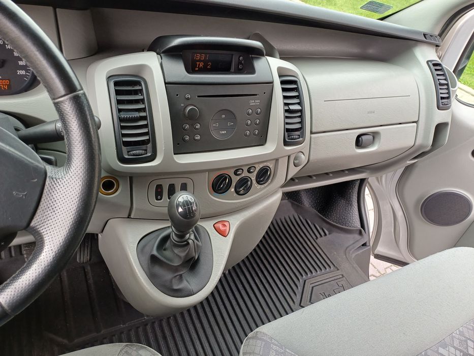SUPER STAN!!Opel Vivaro 2.5d.KLIMA, ALUSY.Silny,Sprawny i Zadbany.HAK.