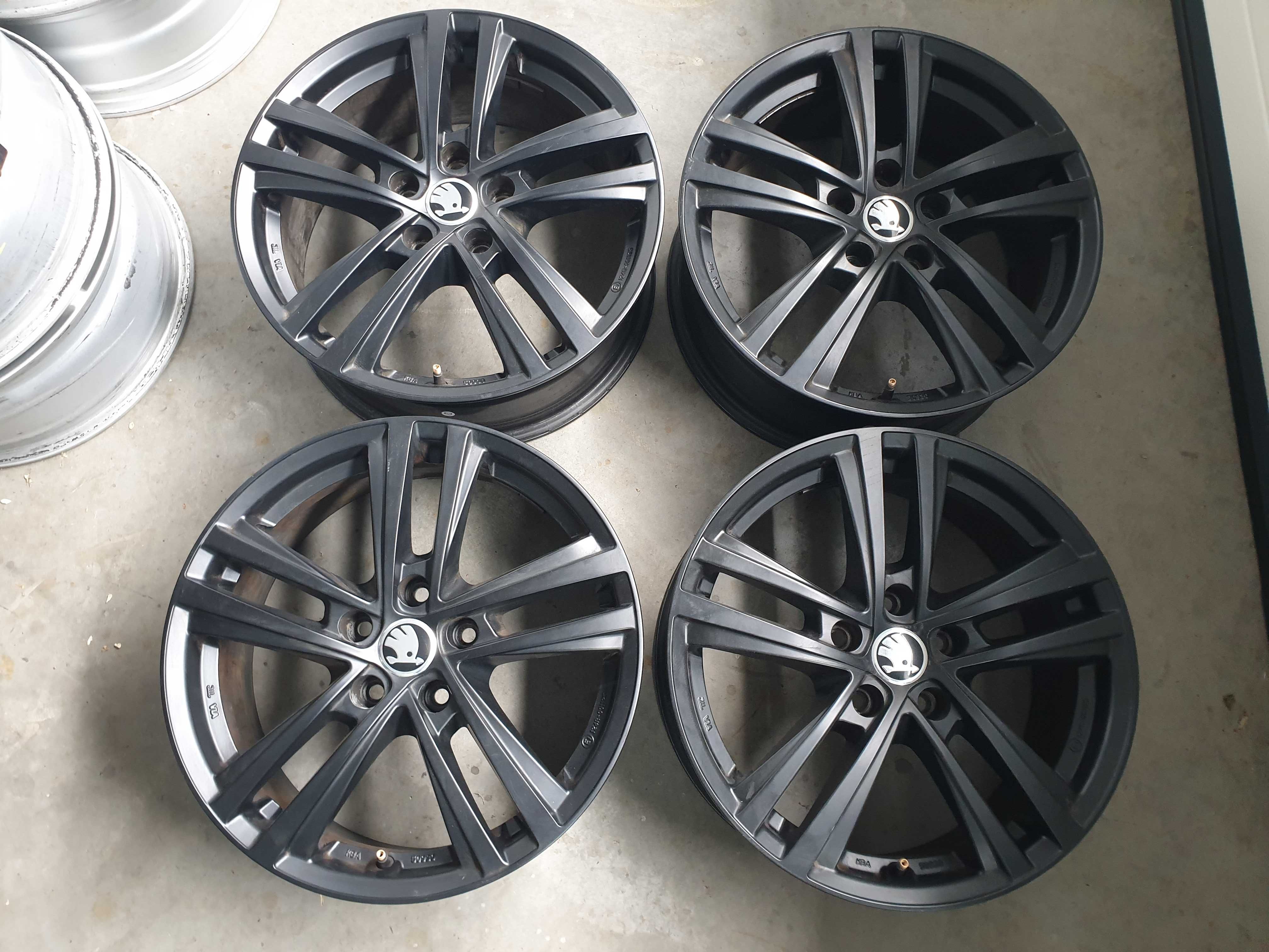 Alufelgi 16" Skoda Octavia II FL III IV VRS SuperB 5x112 Scout Karoq