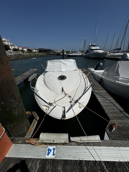 Quiksilver 620 Cruiser, motor Mercury 150hp e motor auxiliar