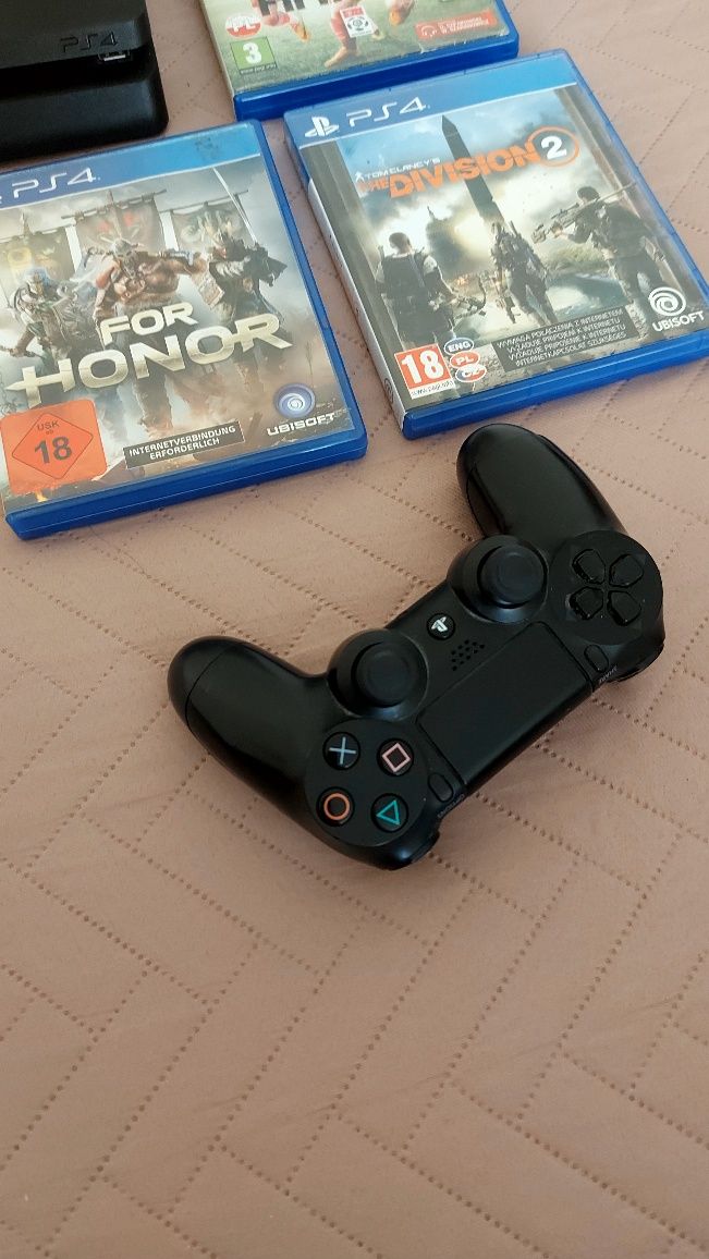 PS4 Slim , Gry, Pudełko, Pad, Playstation
