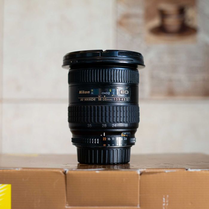 Надширококутний Nikon AF 18-35 F3.5-4.5D об'єктив пейзаж архітектура