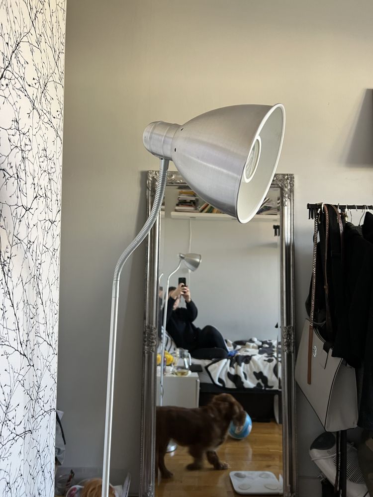 Lampa dluga szara