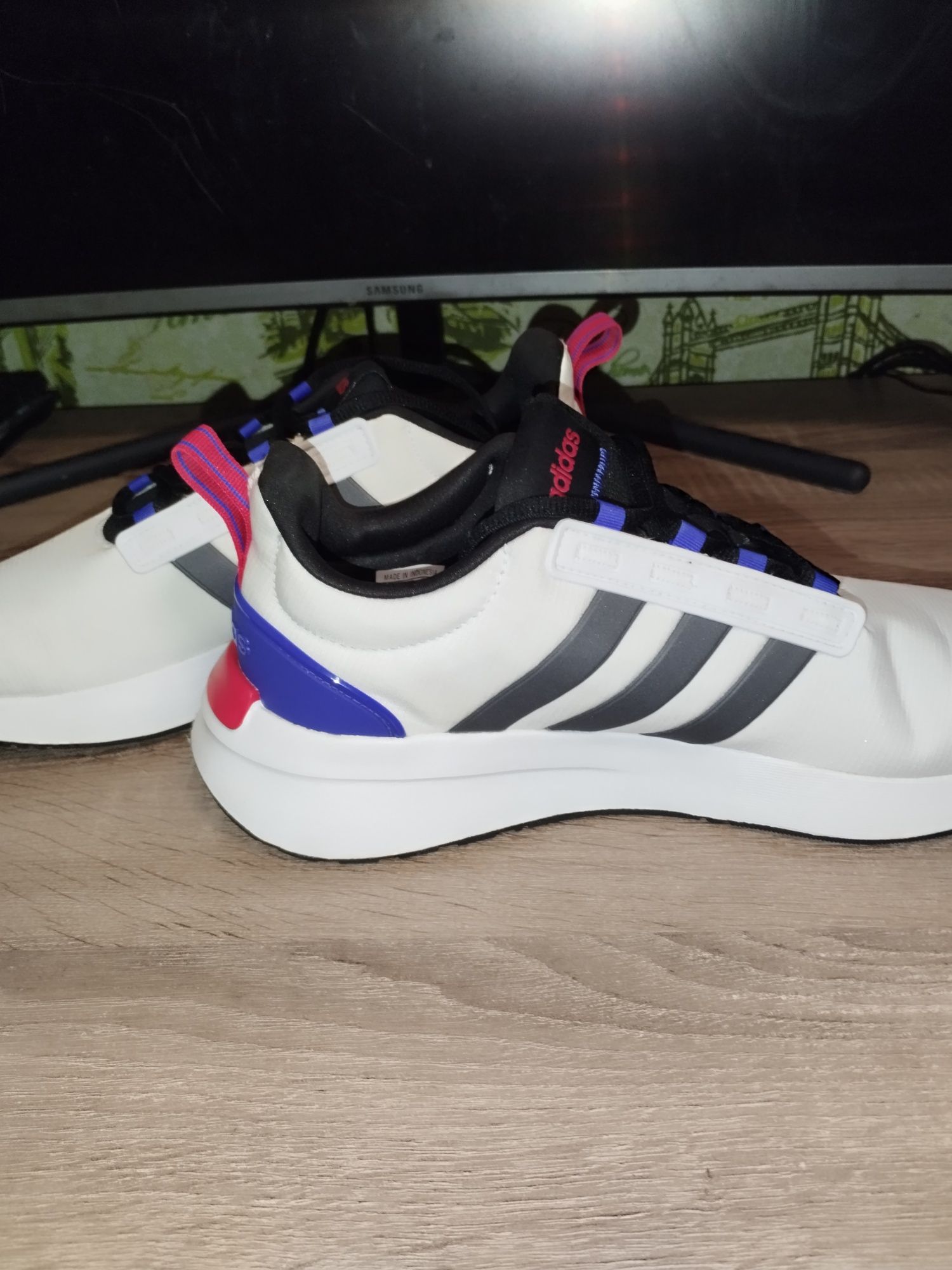 Продам кросівки adidas racer tr21 оригінальні майже нові