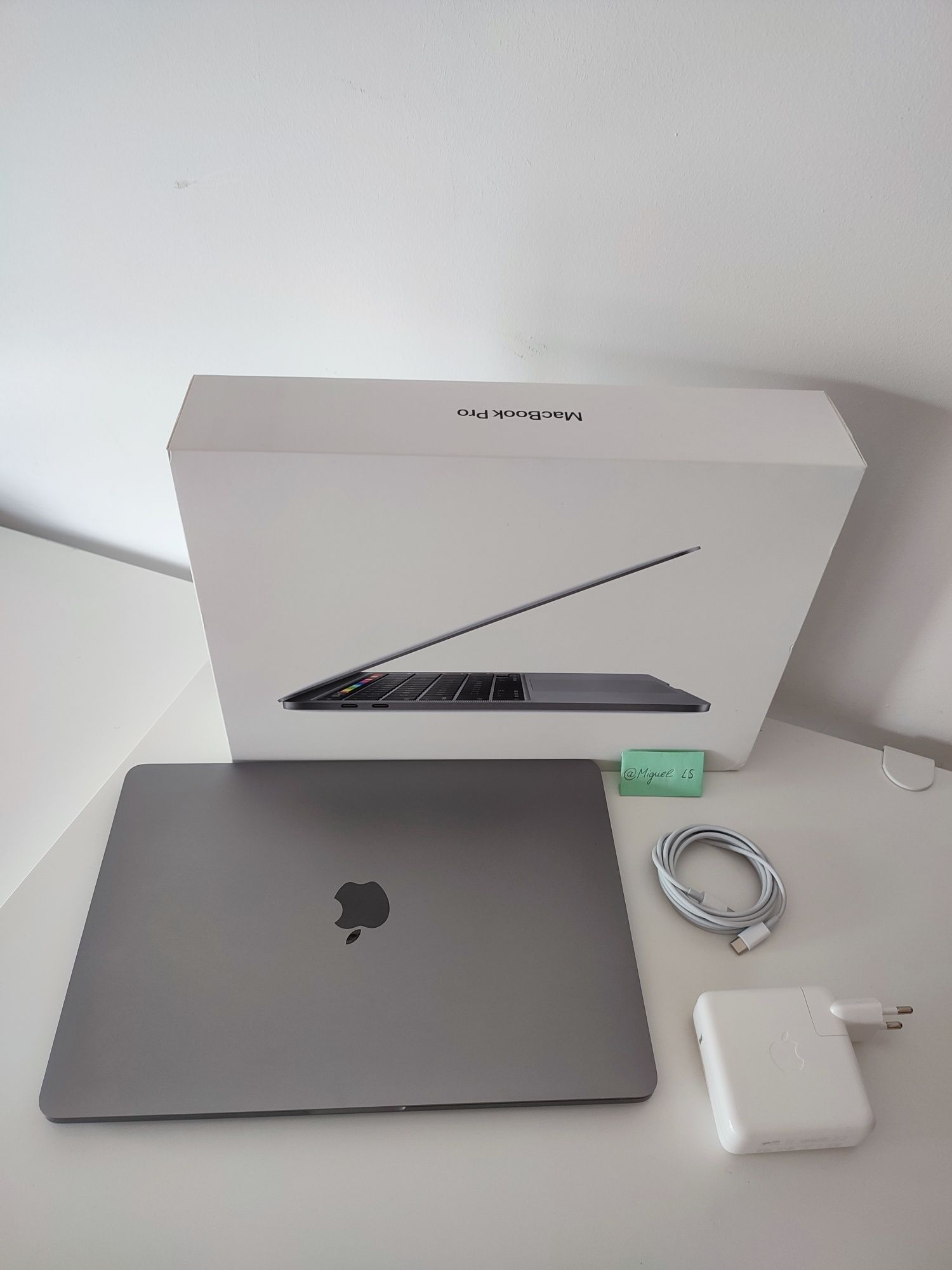 Macbook Pro 2020 16gb RAM 13" TouchBar