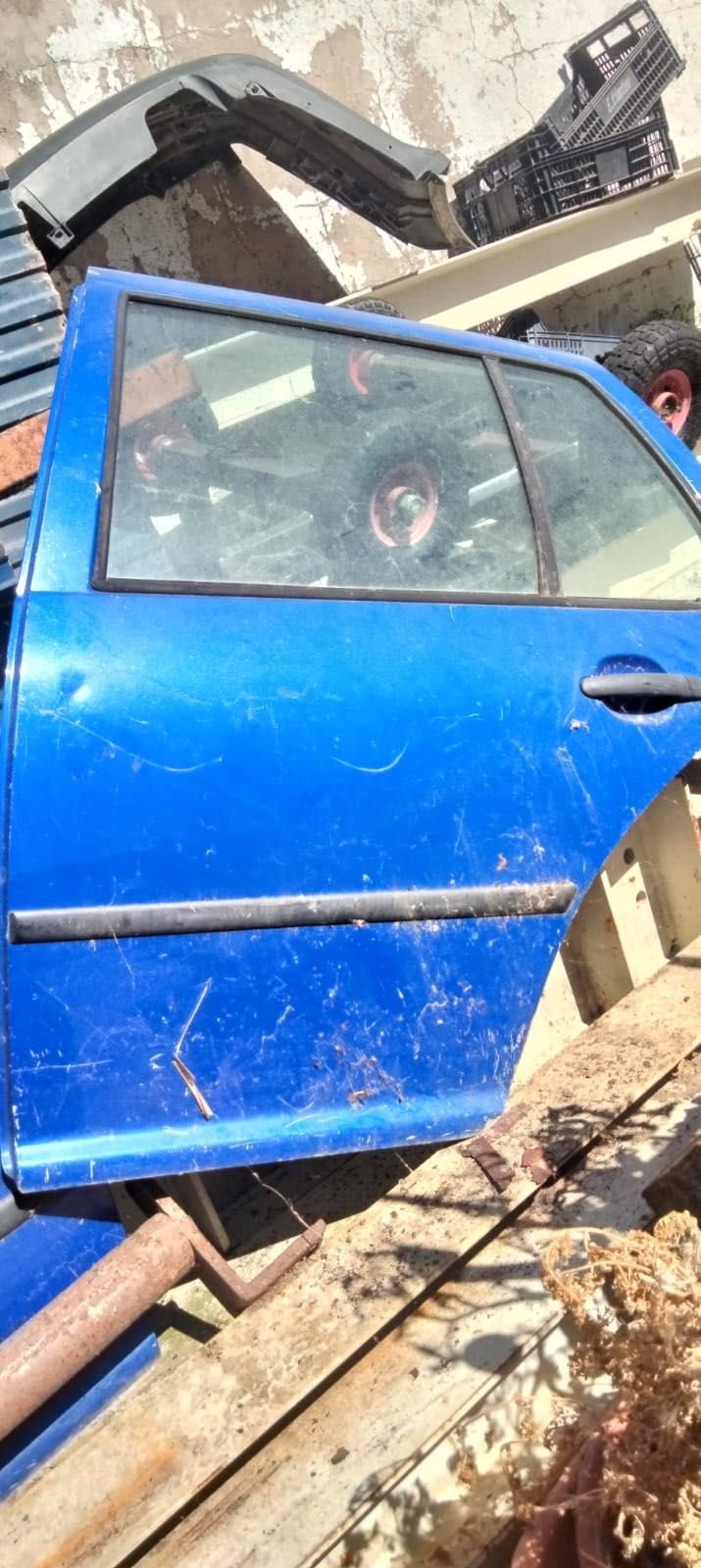 4 Portas VW Golf 4