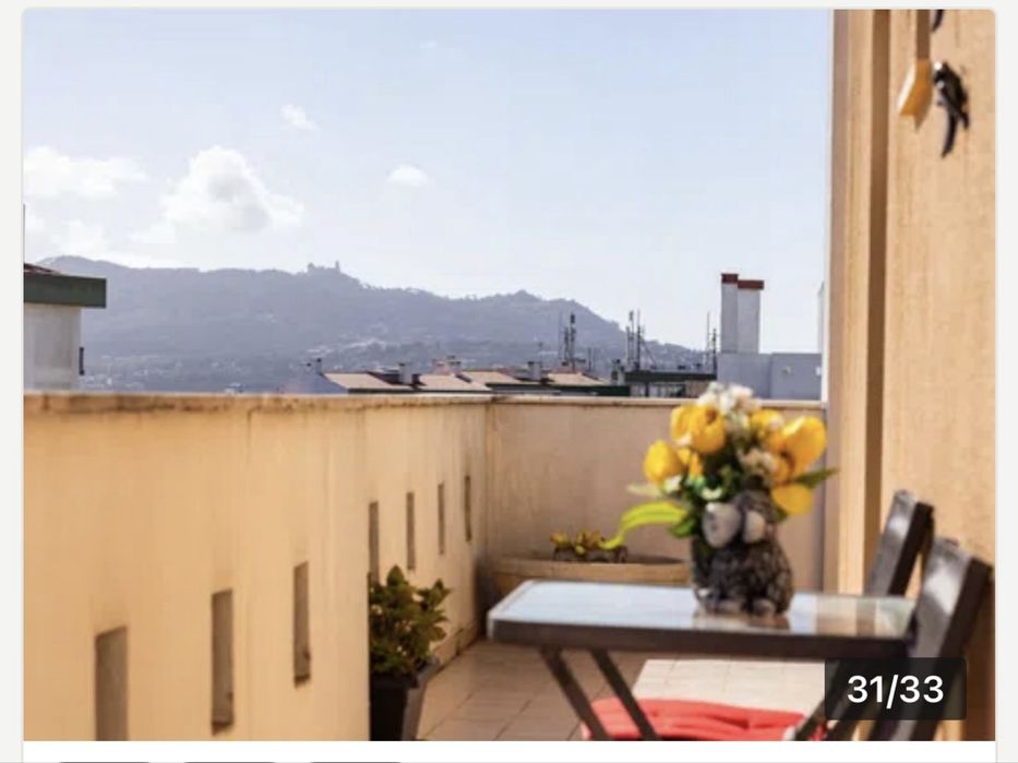 Venda duplex t4 . 178m2. 3 suites. Terraço c/ vista para Sintra e mar.