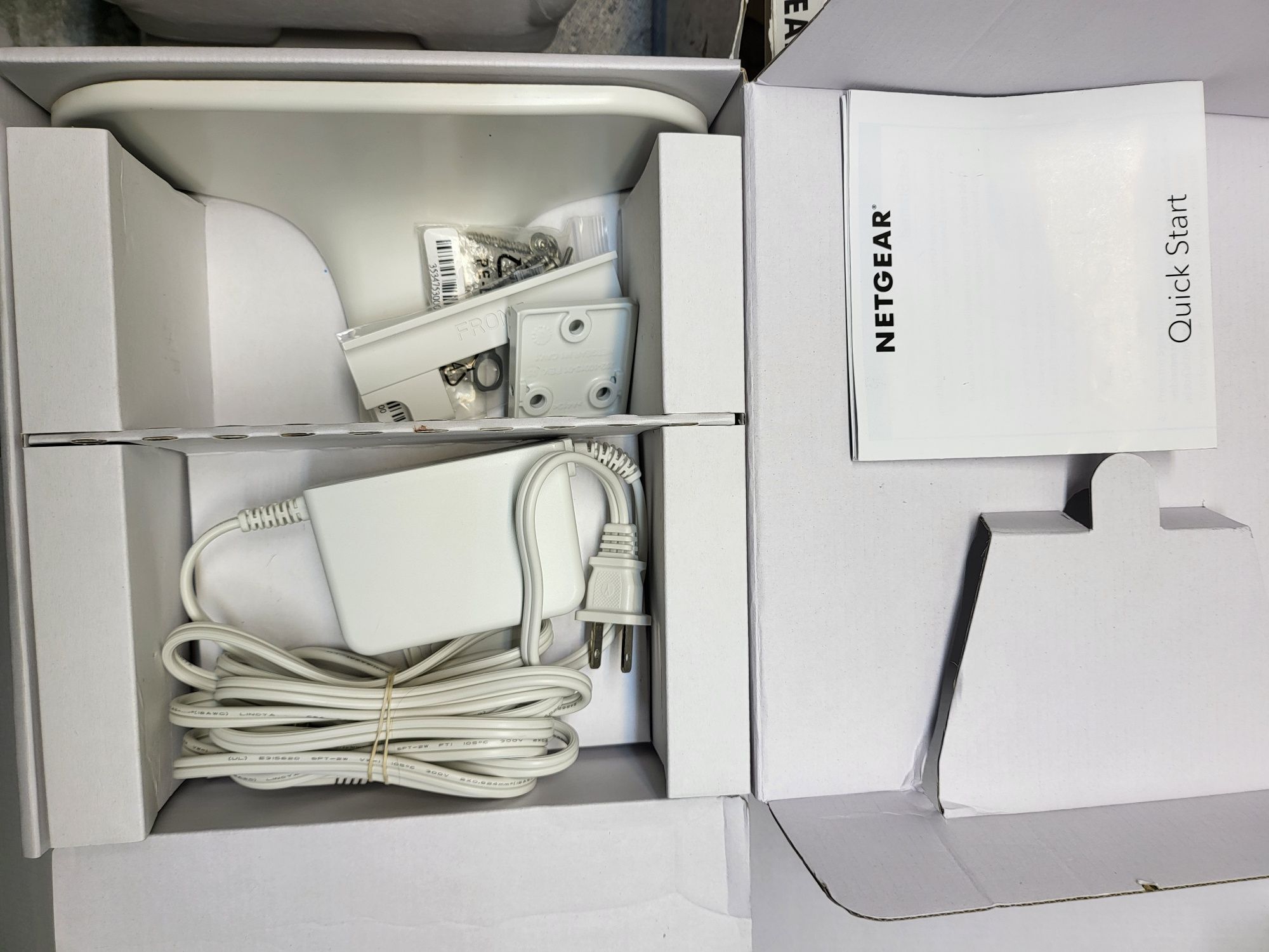 Вуличний Wi-Fi ретранслятор Netgear RBS50Yv2 IP66 покриття до 250м2