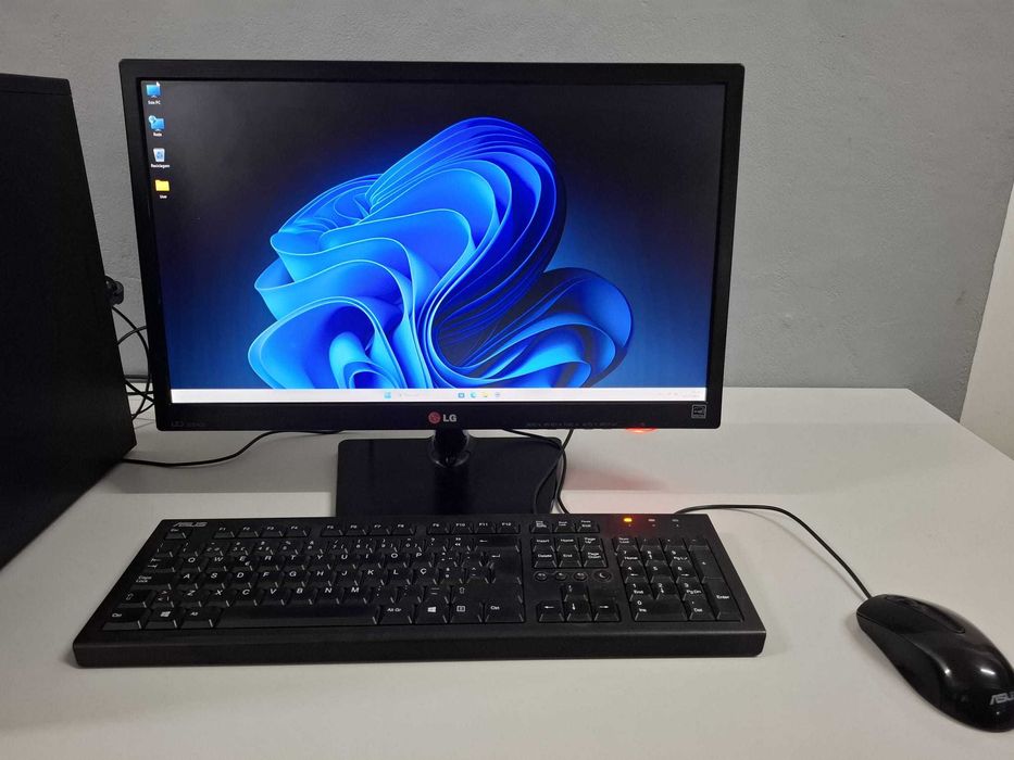 PC ASUS i3 Win11 + Monitor + Teclado + Rato - 100% Funcional