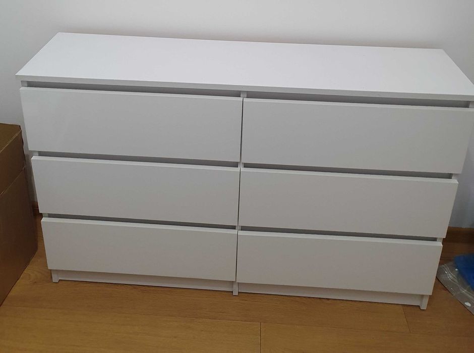 Komoda w kolorze białym