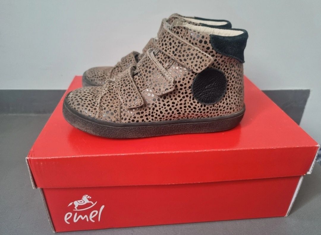 Buty wiosenne Emel roz 28