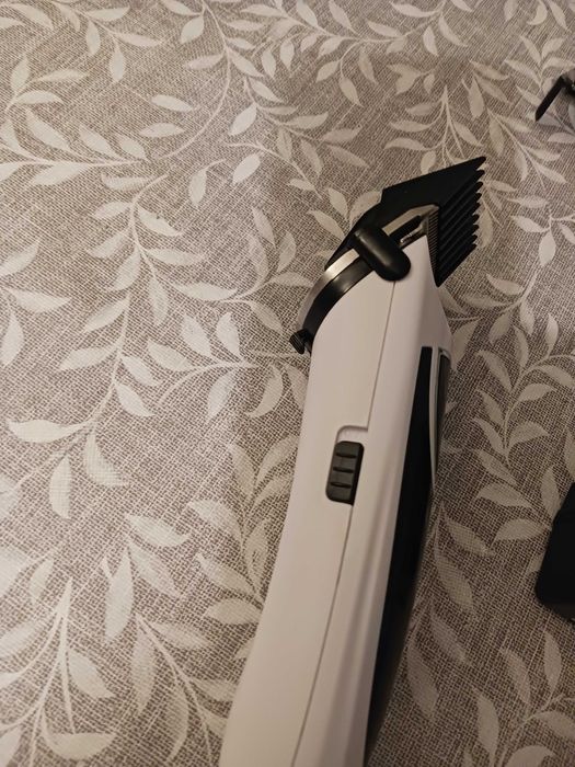 Máquina cortar cabelo nova
