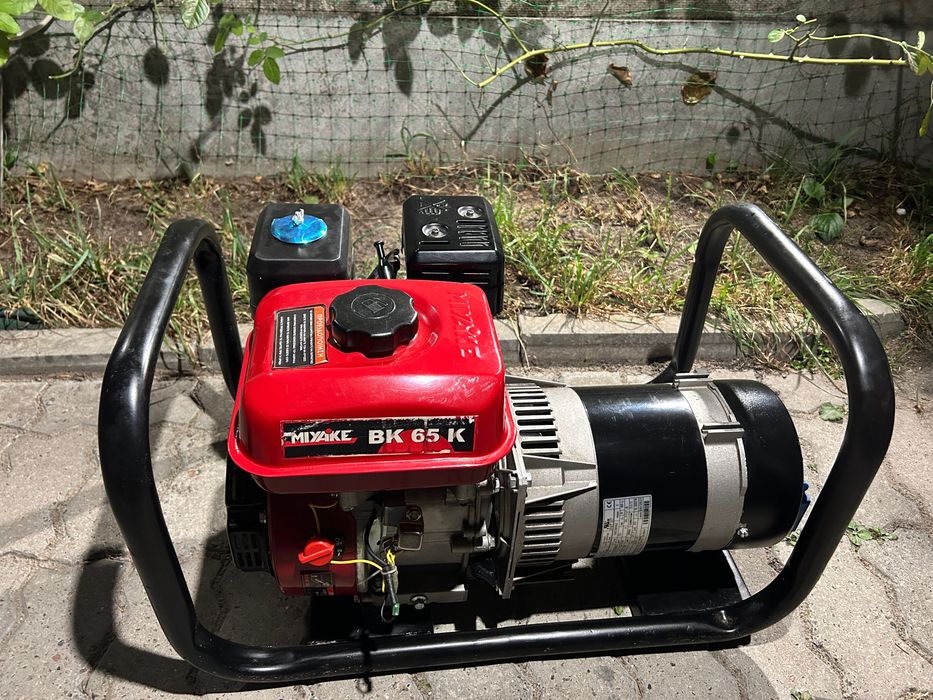 Однофазний бензиновий генератор MIYAKE BK 65 K 4,1 кВт (бу)
