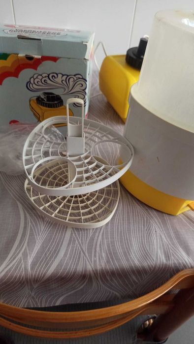 Ofereço Cama de viagem/Estrelizador/máquina de vapor/Bomba de leite