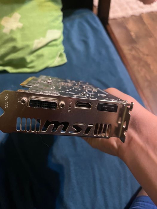 Продаю відеокарту gtx 1050 ti в ідеал стані користувався 3-4 місяці