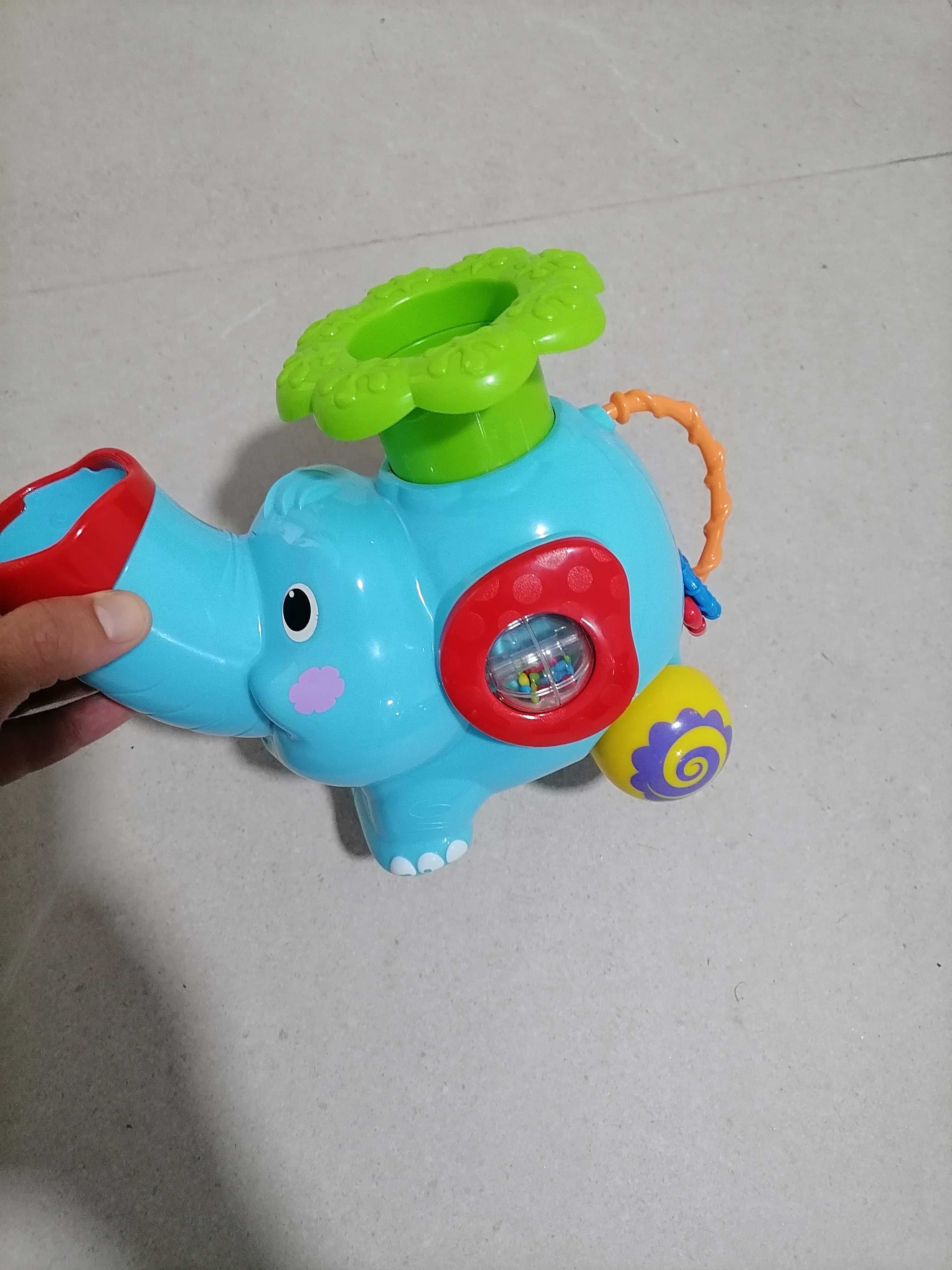 Brinquedos bebé (quatro diferentes)