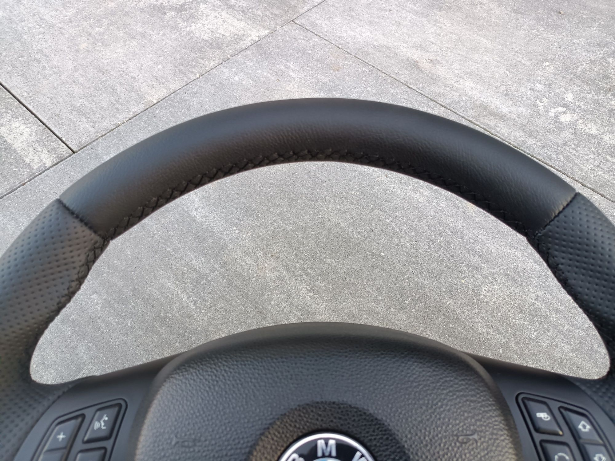 Kierownica Mpakiet z multifunkcją BMW E90 E91 E92 E93 E81 E82 E87 X1
