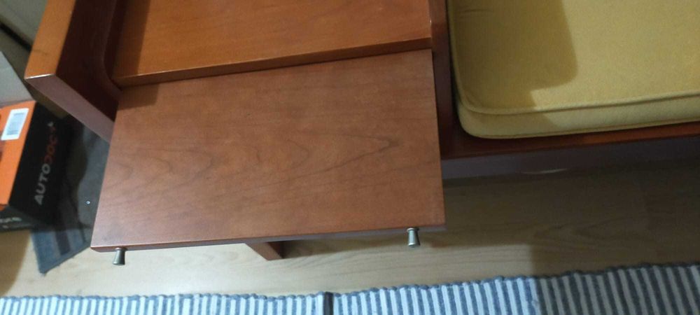 Banco/móvel de entrada