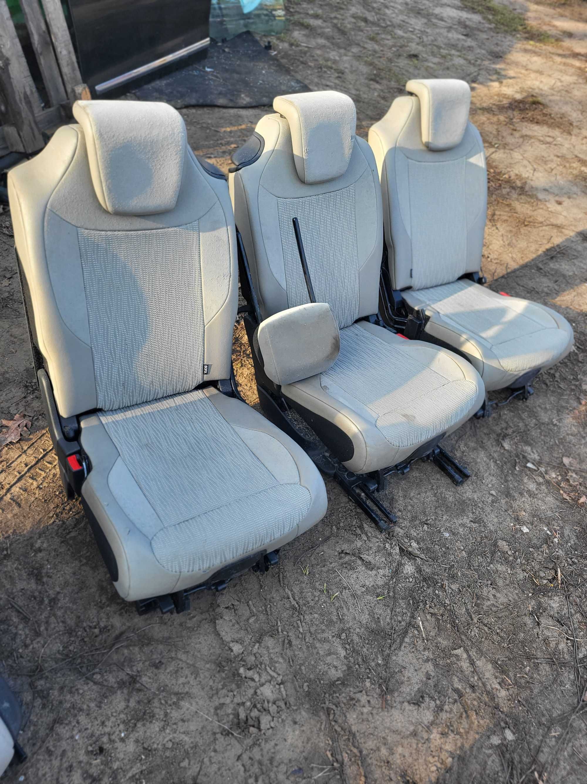 fotele siedzenia Citroen C4 Grand Picasso 2.0HDI KENC jasne półskóry