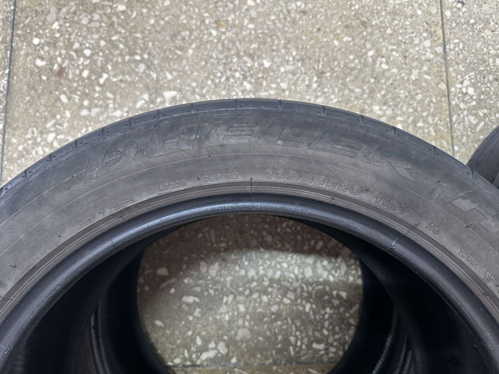 Продам резину bridgestone 285 45 r20