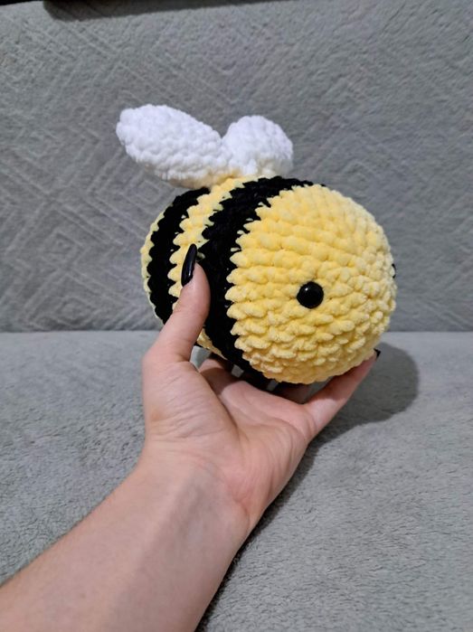 Pszczółka na szydełku ręcznie robiona