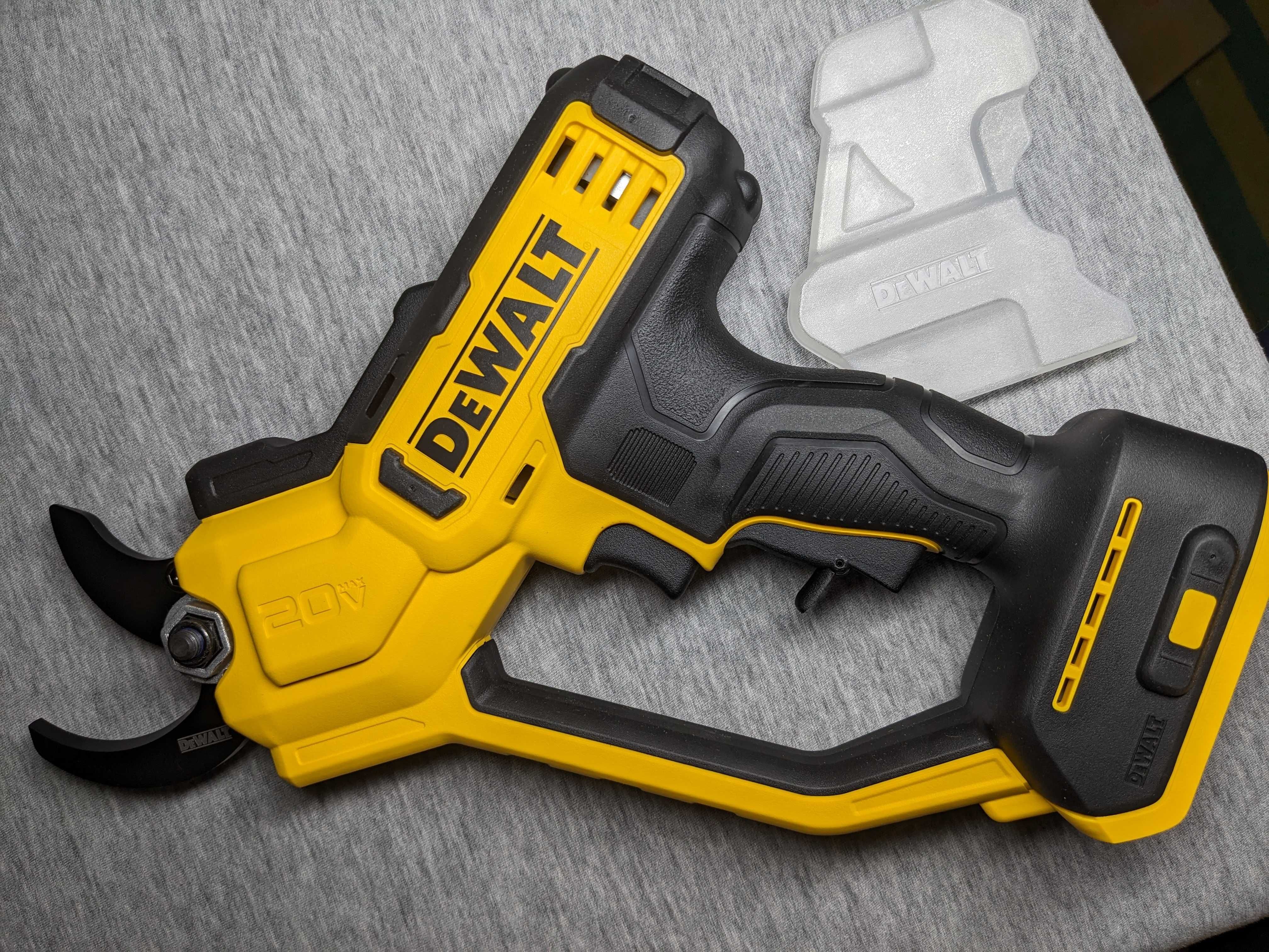 DeWALT DCPR320 Акумуляторний сікатор\ Садові ножиці\