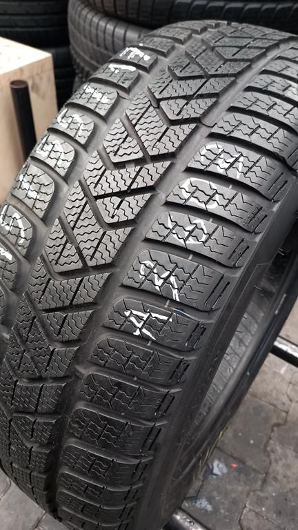 215/55/17 Pirelli SottoZero3 98V