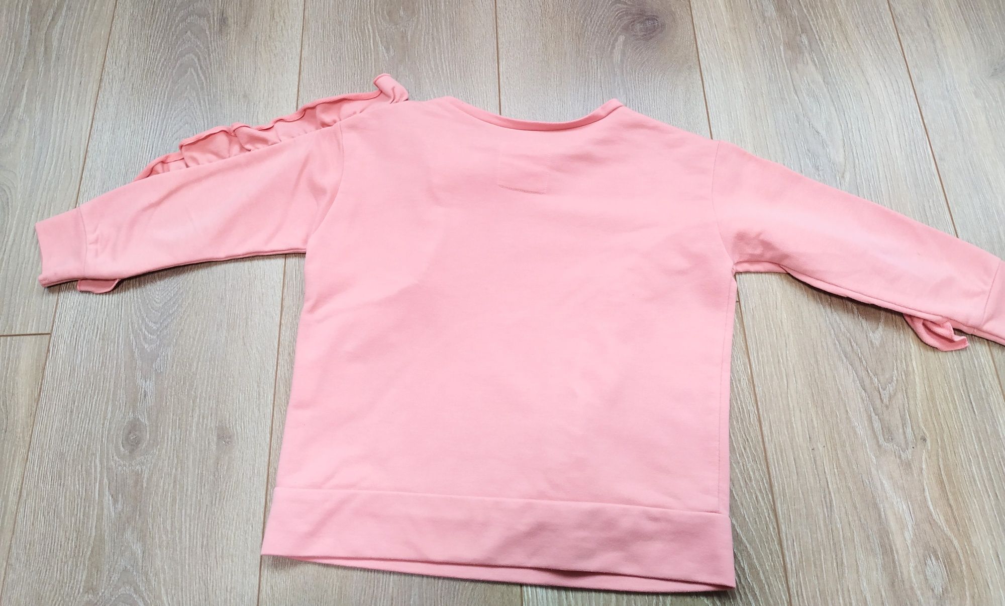 Нежно розовый реглан/кофта с рюшами.Весенний свитер для девочки 110 см