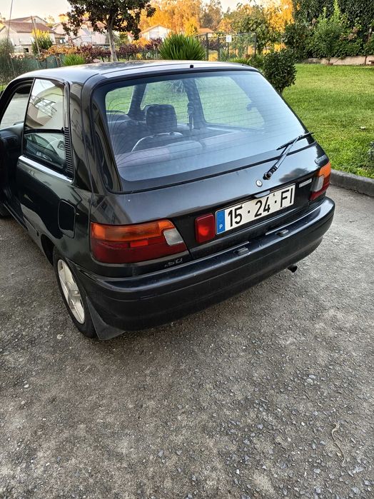 Carro em bom estado.