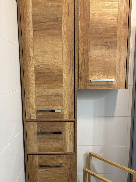 Szafki łazienkowe-wiszące.