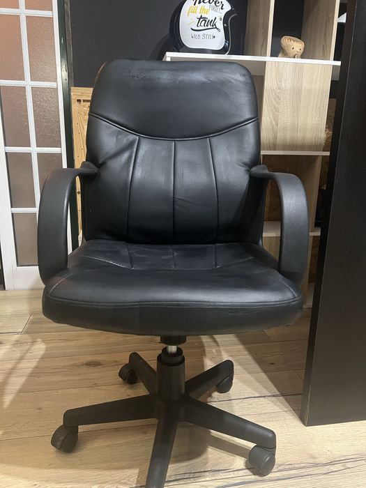 Secretária , cadeira , estante Ikea personalizada