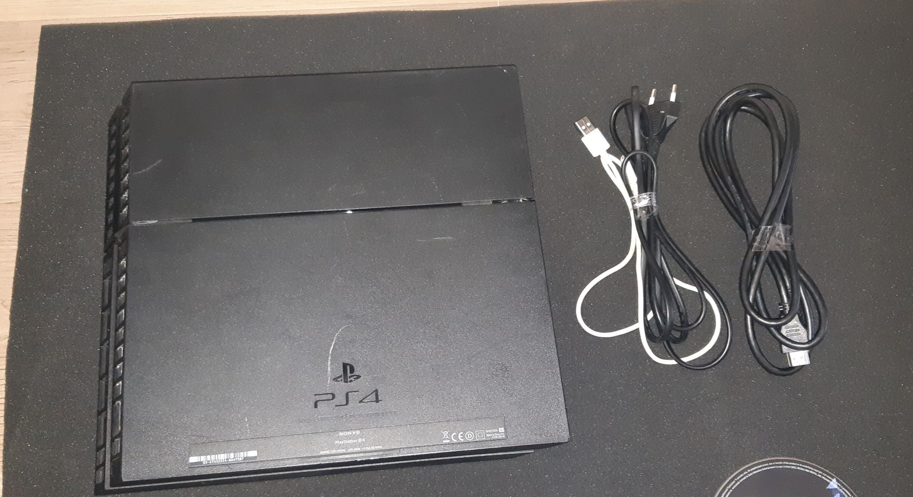 Ps4 com 1 Comando e Jogo Fifa 22
