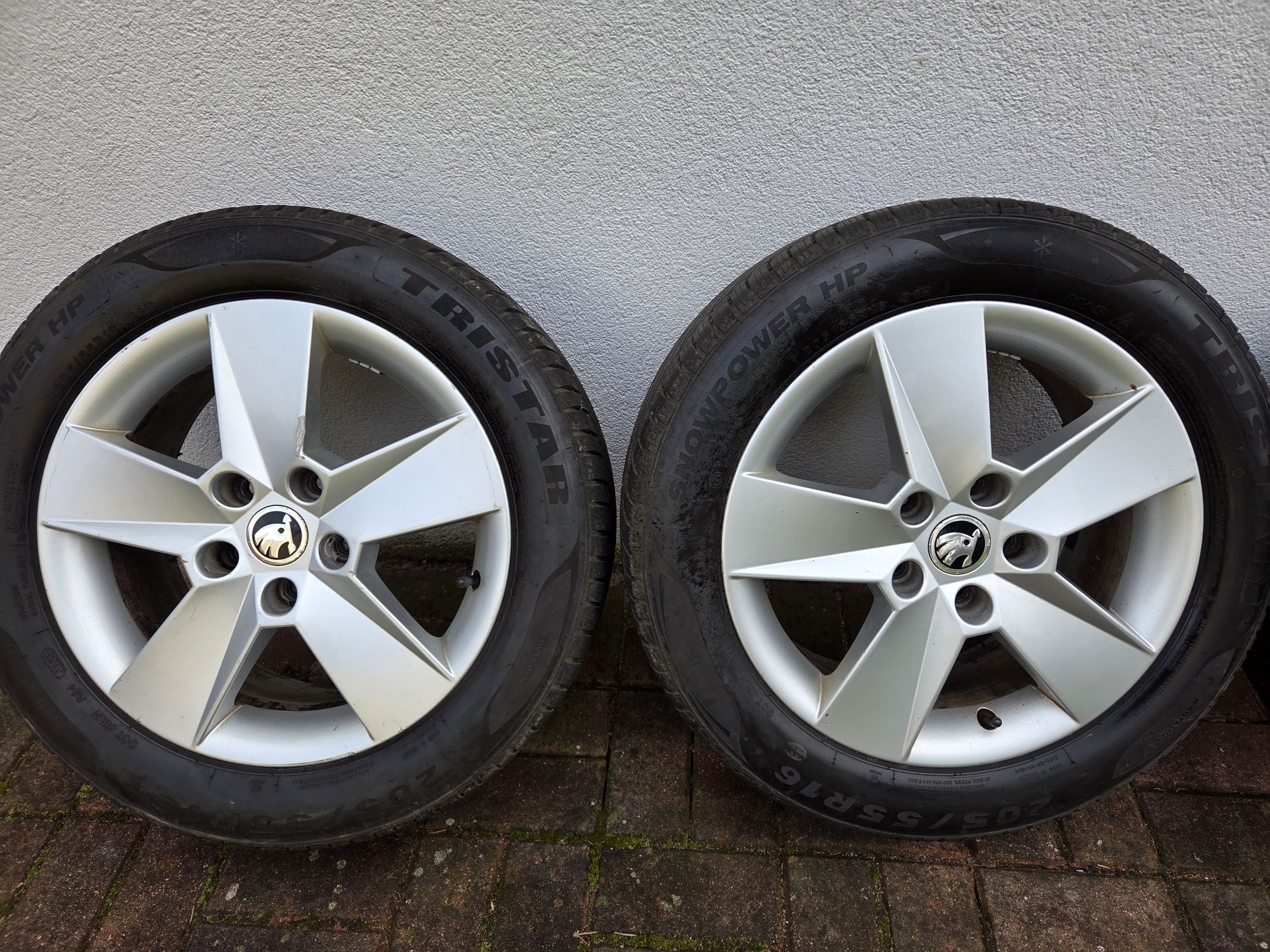 Felgi , koła , opony zimowe 205/55/16 Skoda Octawia Fabia Superb