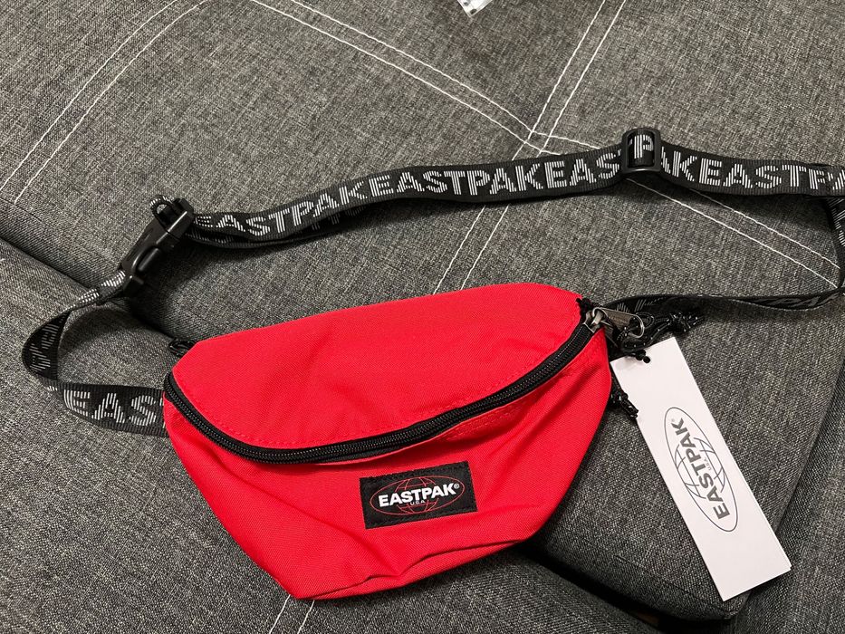 Бананка Eastpak Springer червона — нова з бірками