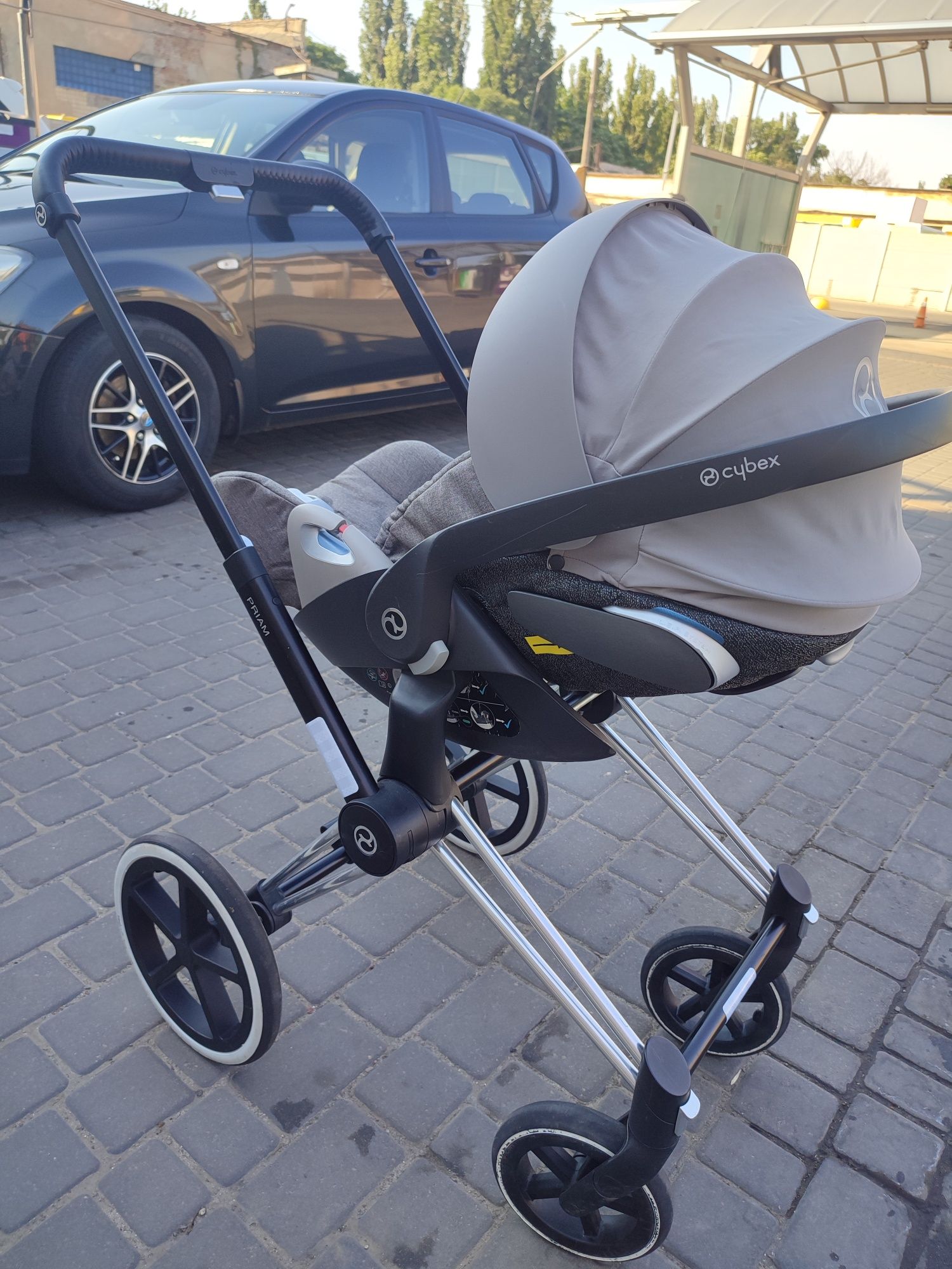 Шасі Cybex Priam з автокріслом Cloud Z i-size