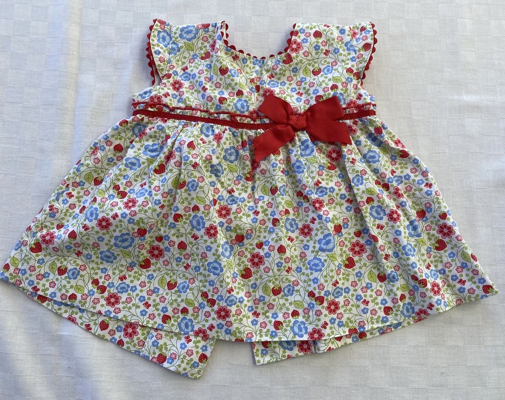 Vestido muito bonito e original bebé 3 meses