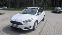 Ford Focus Biały Ford Focus sedan 1.6 Ti-VCT 105 KM
