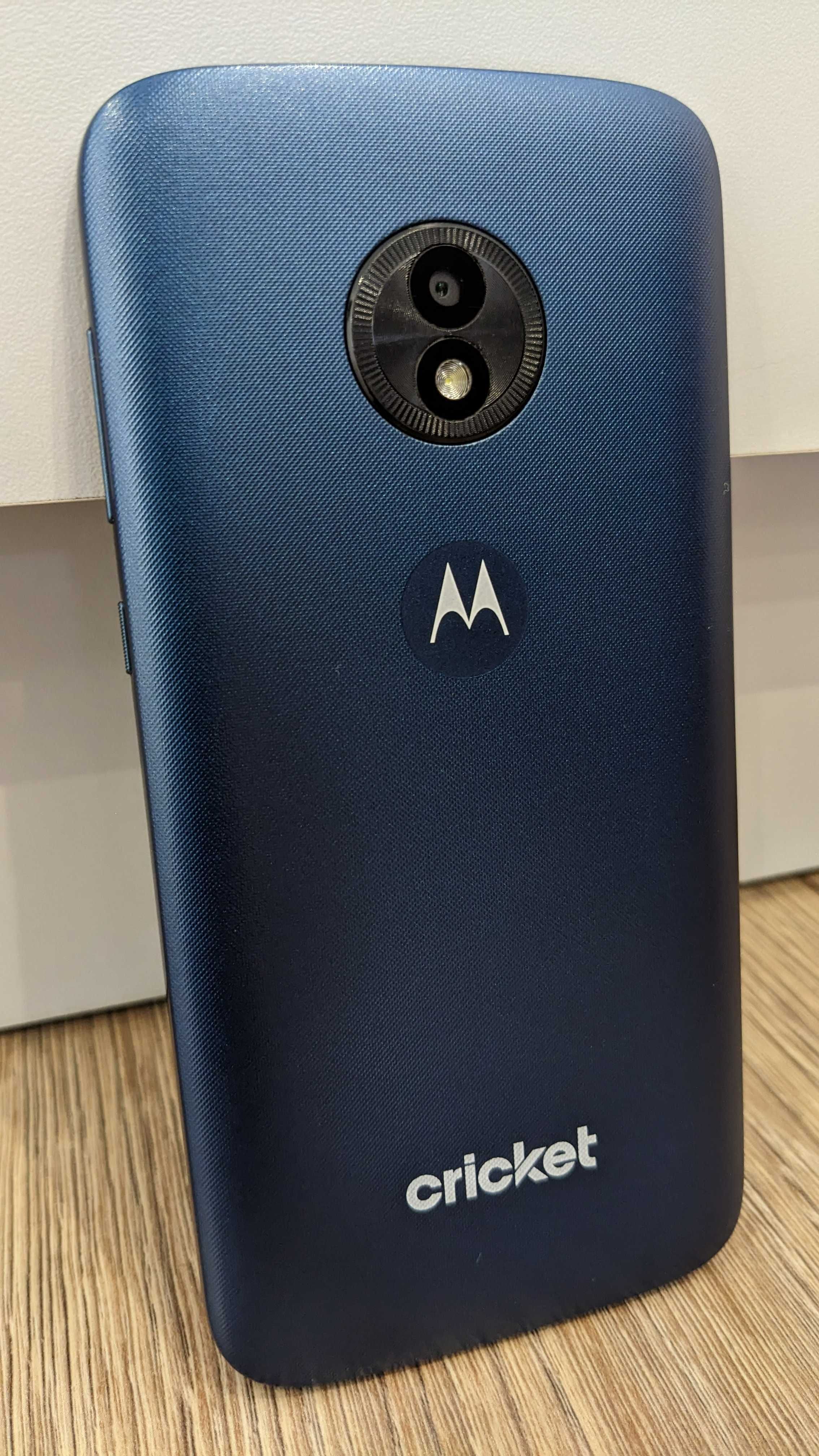 • Motorola Moto E5 Play XT-1601-01 16GB Blue USA + зах. скло !!! •