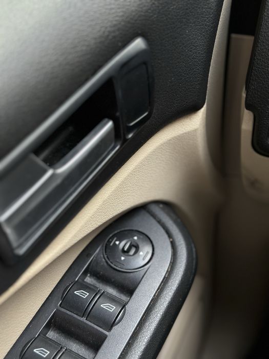 Продам авто Ford c-max