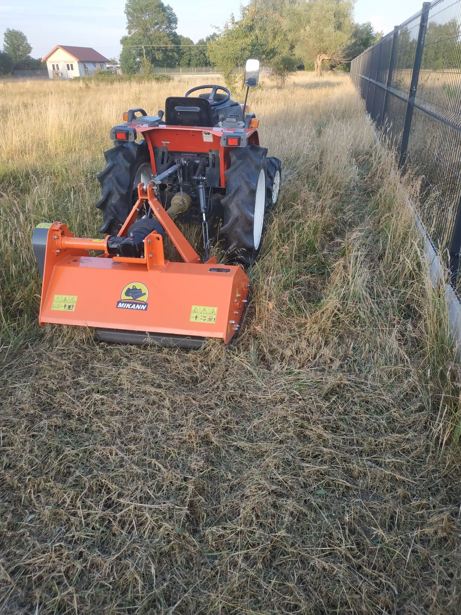 Usługi usługa glebogryzarką separacyjną, koszenie nieużytków farm