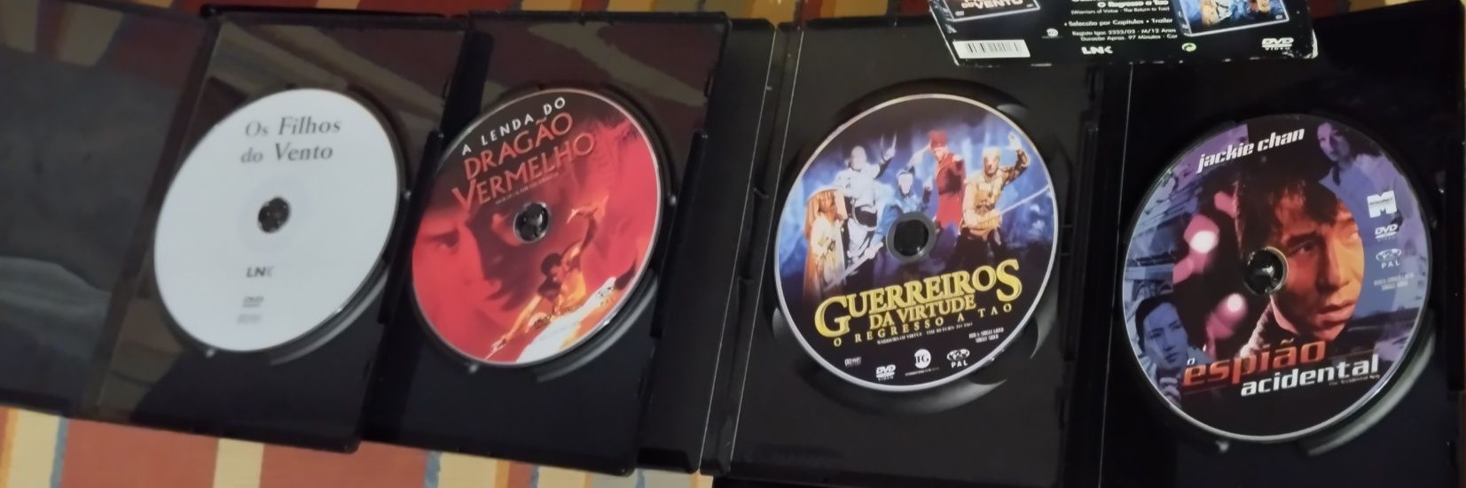 Coleção de 4 DVDs de filmes de Artes Marciais