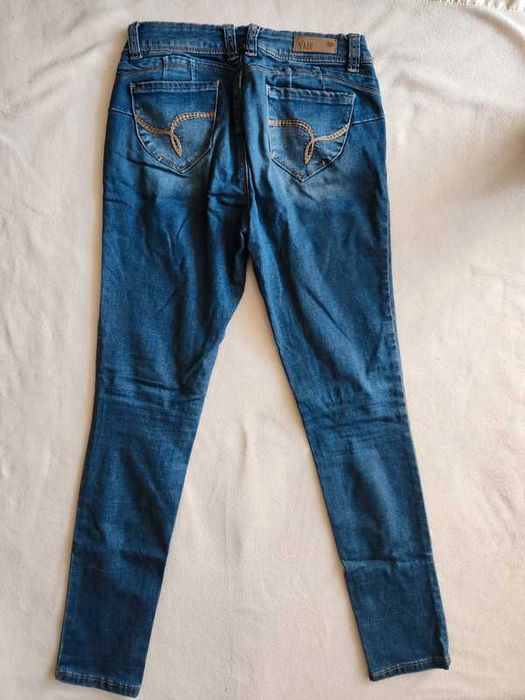 Klasyczne spodnie jeansowe dla dziewczynki