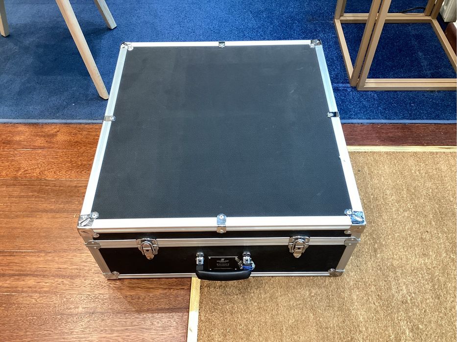 Zegar hublot na sciane