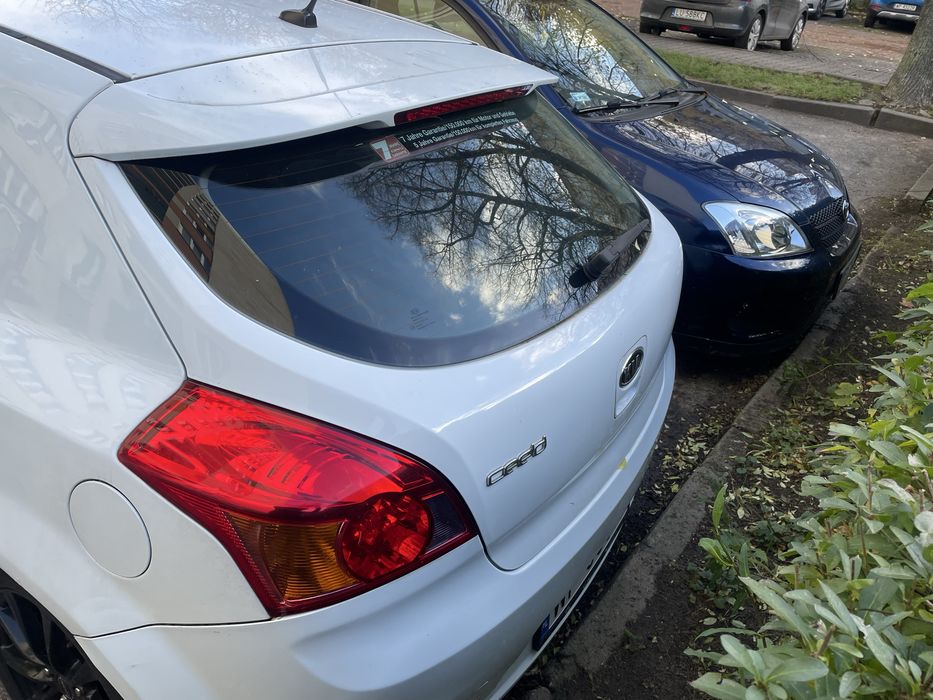 Kia ceed 1,4b+gaz uszkodzona